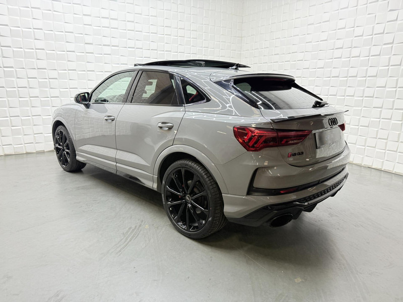 48158154-7.jpg