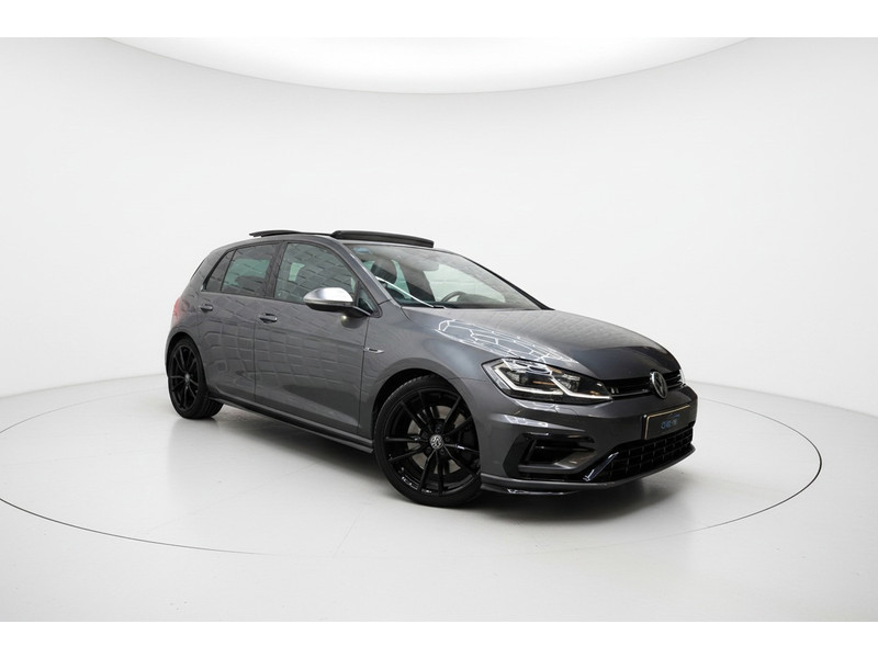 53489025-2.jpg