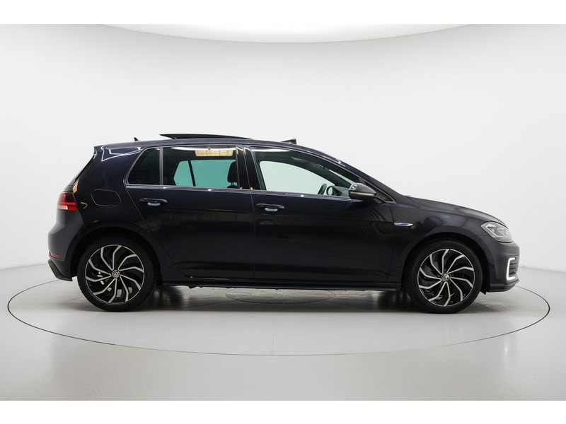 54932601-4.jpg